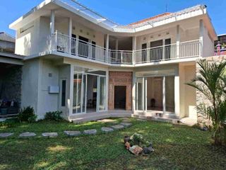 dijual rumah lantai 2 view sungai lokasi peguyangan