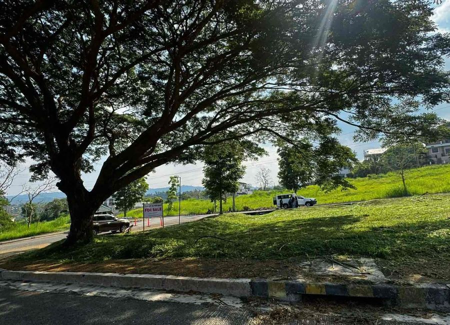 Tagaytay-Nasugbu Road, Luksuhin Ilaya, Sikat, Laurel, Batangas