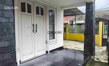 Dijual Rumah Hook di Mulyosari