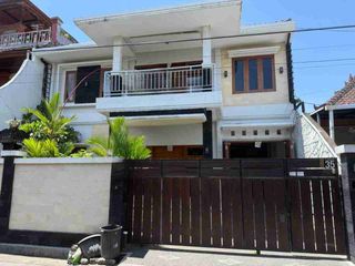 Rumah Modern Minimalis Mewah 5 Kamar di Gandapura Denpasar Timur