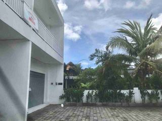 Ruko baru  komersial 2 lantai sewa minimal 5 tahun berada di jalan Utama Uluwatu