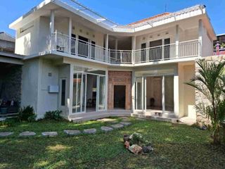 Rumah Gaya Vila View Sawah dan Sungai Ayani Utara Denpasar