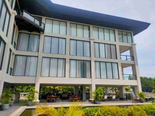 Hotel Mewah View Laut dan Sungai Depan Bali Safari Gianyar