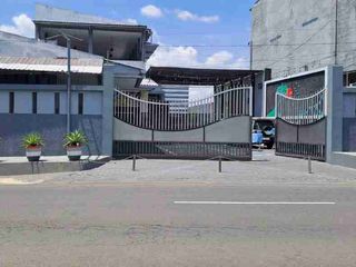 Dijual Rumah + Ruang Usaha pinggir jalan di Kedawung Patrang, Jember