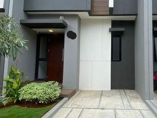 Sewa Murah Rumah Type Deluxe Cluster Regia, Summarecon Crown Gading, Bekasi, 018