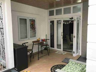 dijual rumah cantik 2 lantai siap pakai di Semarang Atas