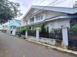 RUMAH DI JATIBENING BARU ANTIK LUAS BANGET