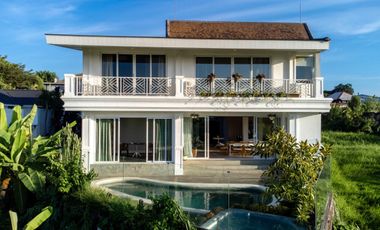 Dijual villa dengan view sawah di pantai brawa canggu