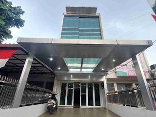 Gedung Mini Kantor ada lift 4.5 Lantai di Tebet Barat Jakarta Selatan