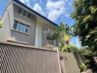 Disewakan Rumah Mewah 3 Lantai di kawasan SCBD Jakarta Selatan