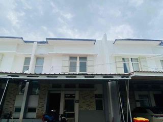 Town House Disewakan