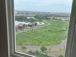 Jual Apartemen The Springlake Summarecon Bekasi, Type 2BR Siap Huni, Lantai Rendah View Lake