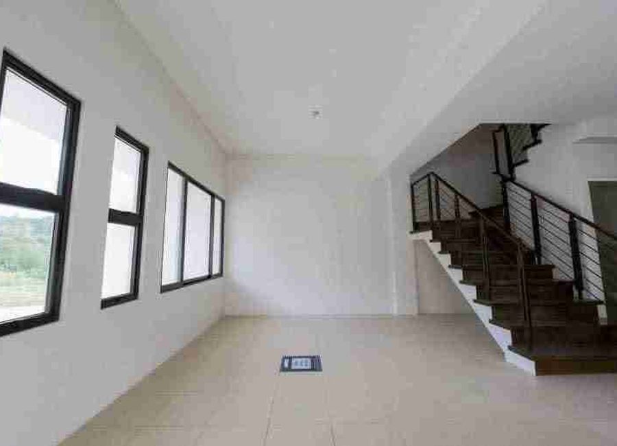 Mission Hills Boulevard, San Roque, Antipolo, Rizal image 3