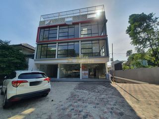 RUKO BARU 3 LANTAI DI JAGAKARSA DEKAT PERKANTORAN TB SIMATUPANG