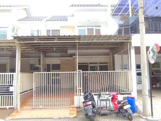 DIJUAL RUMAH BAGUS JALAN LEBAR HADAP BARAT DAYA TERMURAH DI PARK RESIDENCE