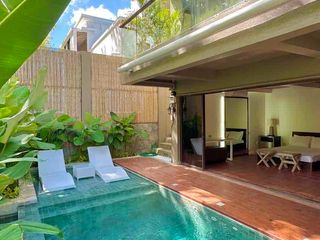 For Sale: 5 Bedroom House in Ma. Luisa Village w/ Swimming Pool