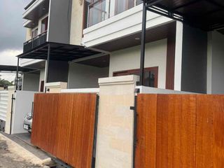Di jual Rumah Baru
Lantai 2
Lokasi di Jl Trengguli Denpasar Utara