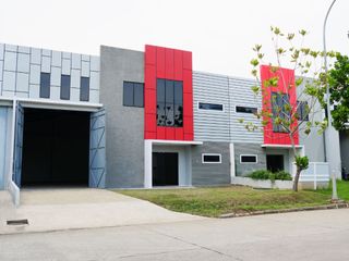 Ready-to-Use Warehouse in the Marunda Area, with Direct Toll Road Access and 24-Hour Security