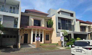 Kertajaya Indah Regency, depan taman. murah