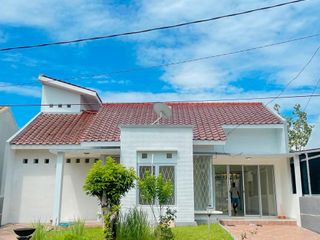 Rumah di kompleks perumahan Meninting