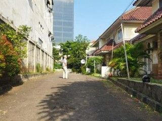 TANAH DIJUAL BONUS RUMAH DI BAWAH NJOP DI PINGGIR JALAN WIJAYA KEBAYORAN BARU