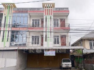 Jual Sewa Ruko Gandeng 3 Lantai SHM Full Keramik Siap Pakai