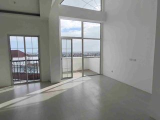 overlooking Penthouse Condominium in Cebu City.