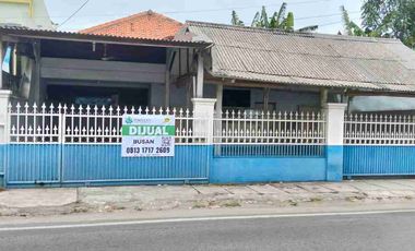 DIJUAL RUMAH DI PUSAT KOTA TANGERANG DEKAT PINTU TOL KEBON NANAS DAN STASIUN KERETA TANGERANG.