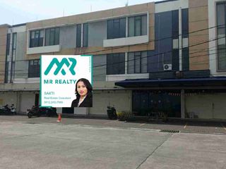 Ruko Buah Batu Square Transmart 3 Lantai dekat Pintu Tol Bubat Jual Cepat Harga si bawah pasar