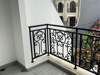 Rumah 3 Lantai Ciganjur Jaksel – Adem & Asri, Ada Kolam Renang, Harga Murah