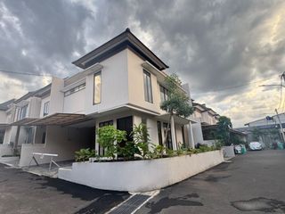 Rumah Baru Bali Modern Cipayung Jakarta Timur, KPR Ready