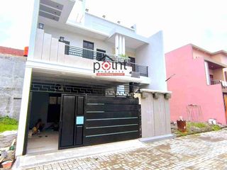 Rumah Mewah Baru 3 lt Semi Furnish Mewah di Sumber Solo Kota