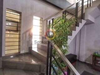 Bangunan Kantor di Daerah Puspowarno