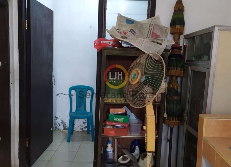 Move-in ready house in the Brumbungan area | Lamudi.co.id