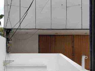 Ruko 3 Lantai di Wolter Mongsidi Jakarta Selatan