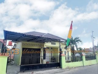 DISEWAKAN RUMAH FULL FURNISHED DI BAMBU KUNING TENAYAN RAYA - PEKANBARU