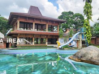 DISEWAKAN VILLA & RESTO DI TAWANGMANGU