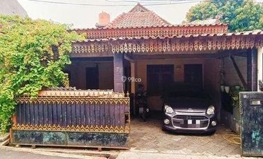 Di Jual Rumah Classic 2 Lantai Lokasi Strategis di Jagakarsa, Jakarta Selatan