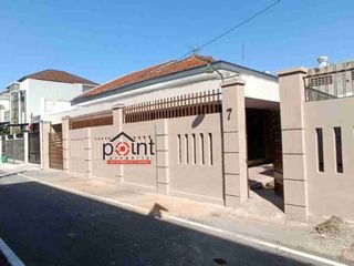 Rumah Luas Bagus Terawat Siap Huni untuk. Kantor atau R. Usaha Dekat Jalan Raya