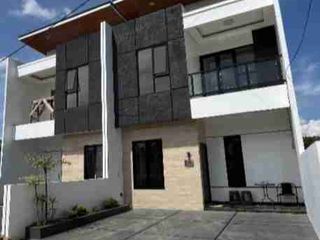 Rumah mewah 2 lantai di Jakabaring kota Palembang