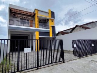 Disewakan Ruko 2 Lantai 788 Meter Persegi di Dekat Stpn Gamping, Sleman