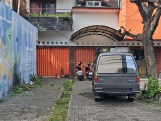 Disewakan Ruang Usaha Strategis 2 Lantai di Jalan Laksda Adisucipto , Pusat Keramaian, Caturtunggal, Depok, Sleman