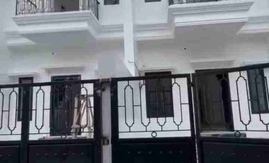 Di jual rumah baru mewah moderent  2 lantai full hanya 2  yunit dengan harga promo type American classic lokasi Lembang Ciledug Tangerang kota