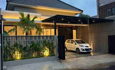 RUMAH MEWAH 1 LANTAI SUPER EXCLUSIVE dekat EXIT TOL JOGJA - SOLO
