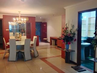 Apartemen Riverside Tower 1B 198m2 4+2KT HGB Semi Furnished Siap Huni
