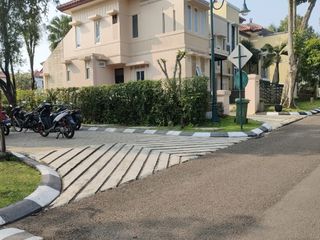 Rumah Mewah disewakan di Rancamaya Golf Estate I Harga dan View Terbaik