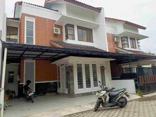 RUMAH SLEMAN SAMPING HOTEL HYATT JL PALAGAN KM 6