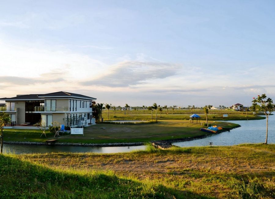 South Lake Village, Malitlit, Santa Rosa, Laguna image 3
