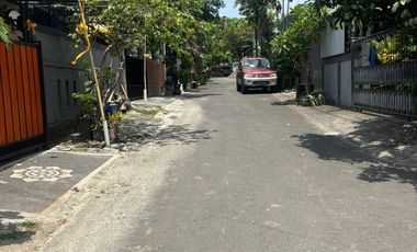Dijual rumah lantai 2 lokasi Uma sari padonan dekat canggu