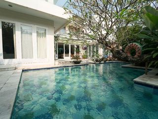 Dijual/Disewakan Rumah di Pondok Indah Ada Swimming Pool